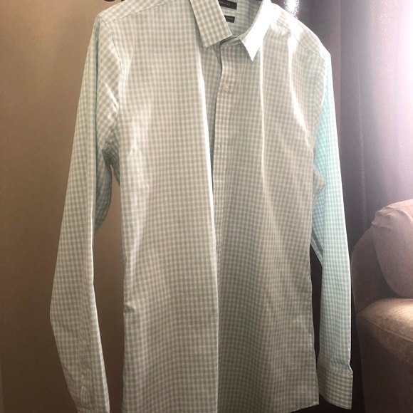 RW&Co Slim Fit Checkered Dress Shirt! - Picture 1 of 4